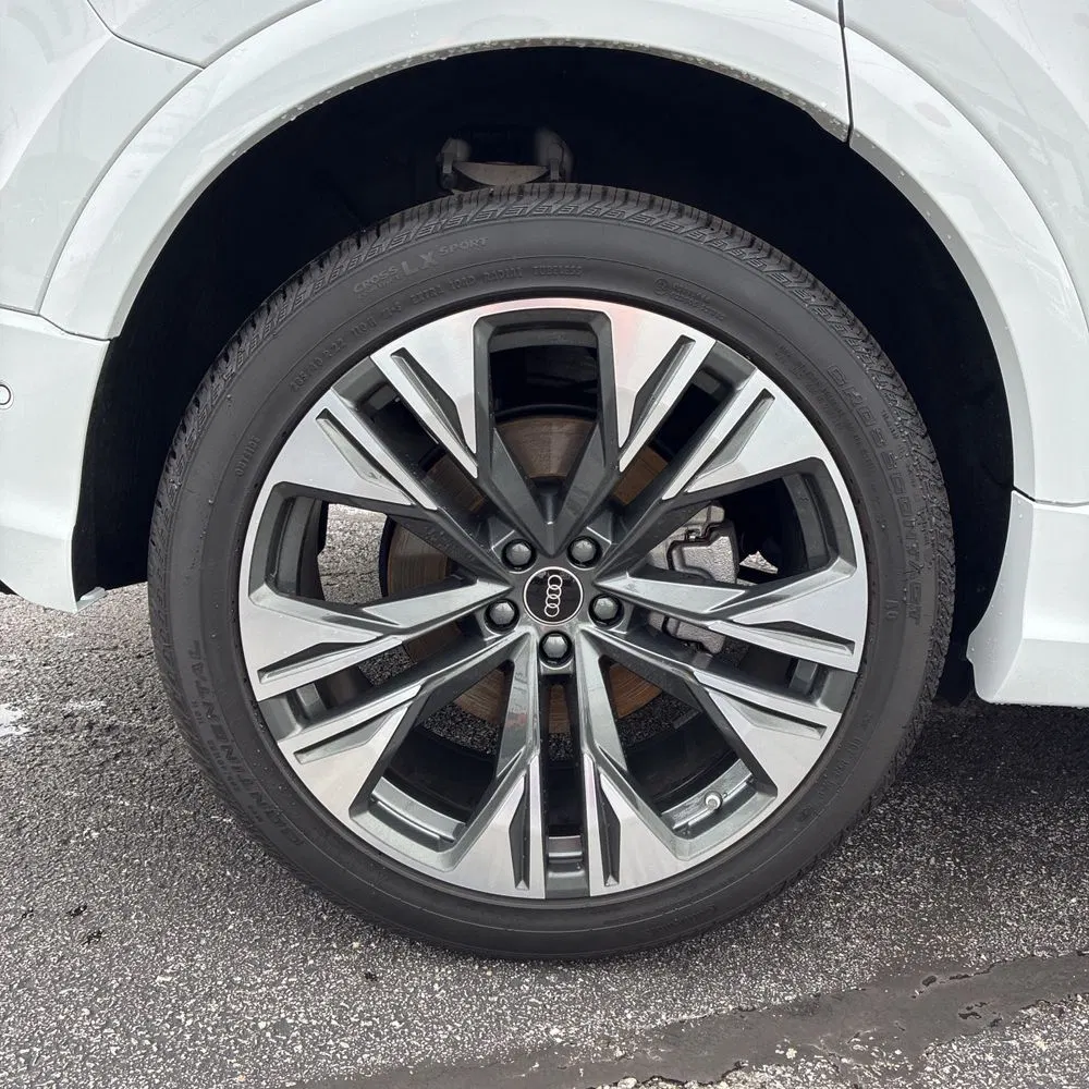 2025 Audi Q8 Premium Plus 55