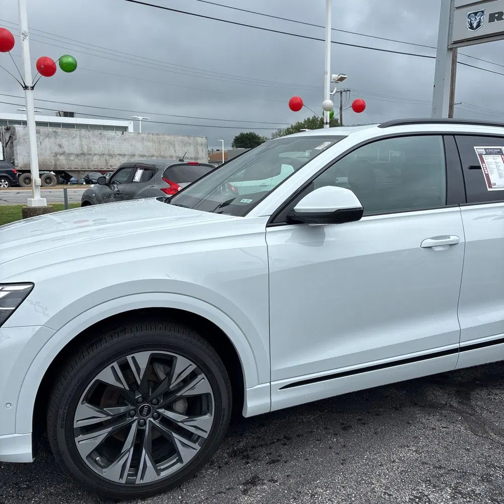 2025 Audi Q8 Premium Plus 55