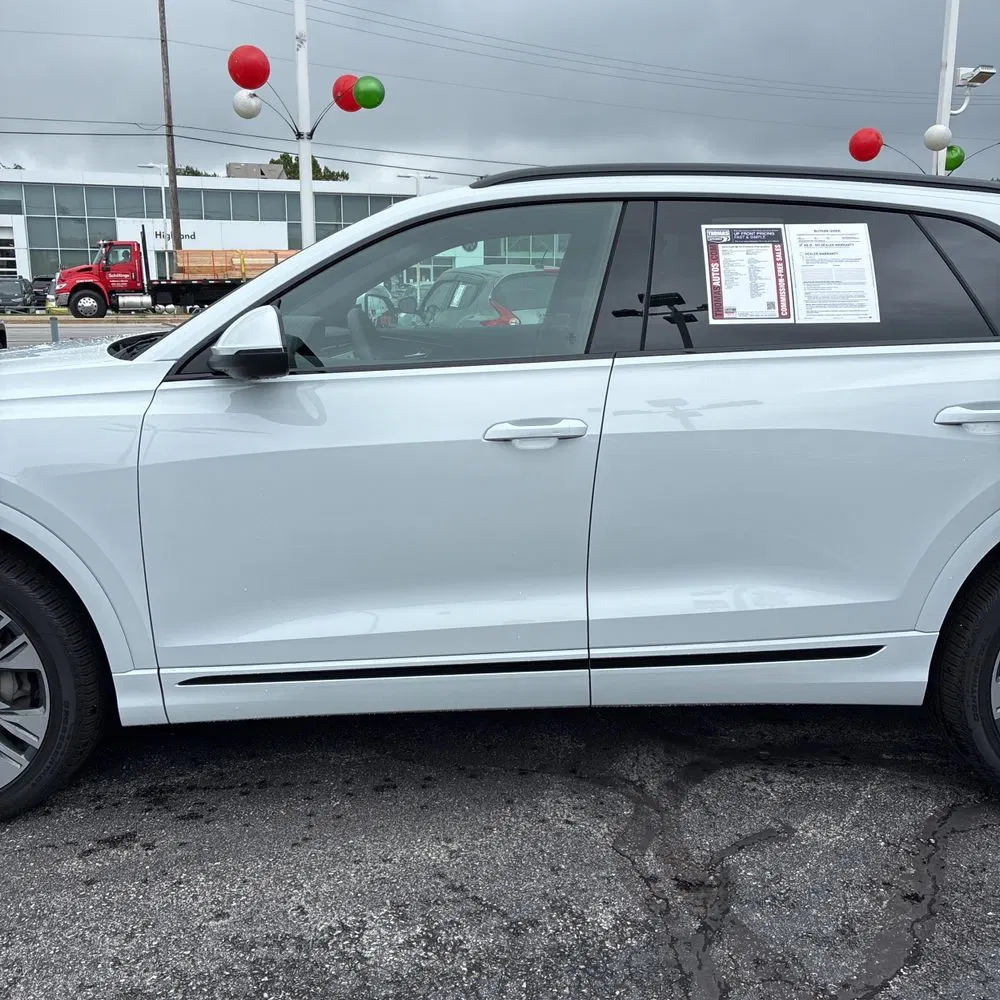 2025 Audi Q8 Premium Plus 55