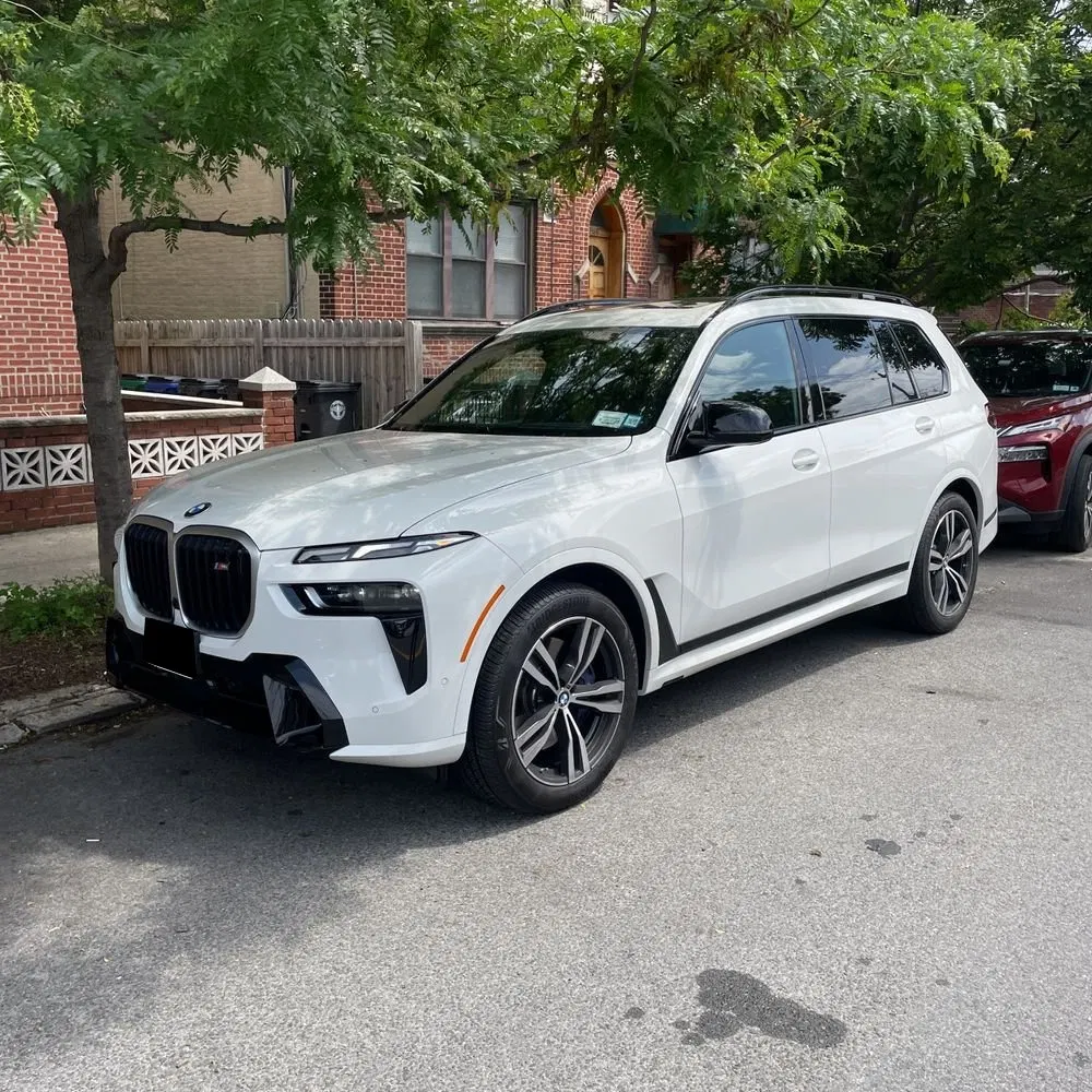 2025 BMW X7 M60i