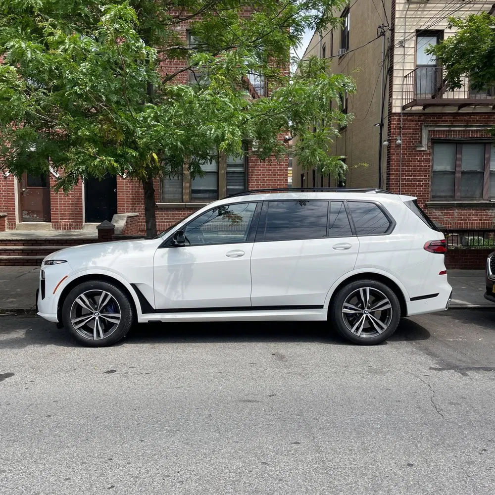 2025 BMW X7 M60i
