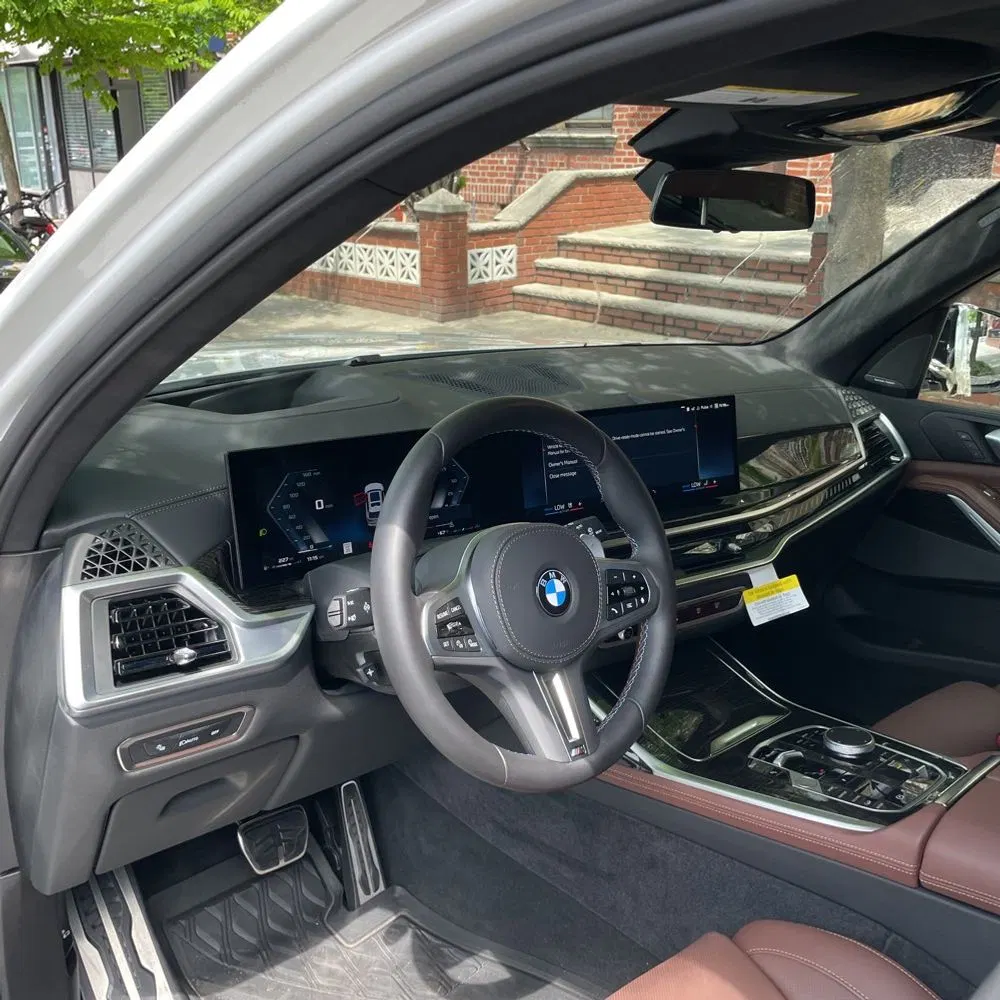 2025 BMW X7 M60i