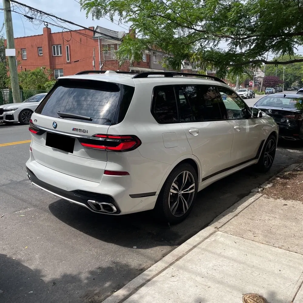 2025 BMW X7 M60i