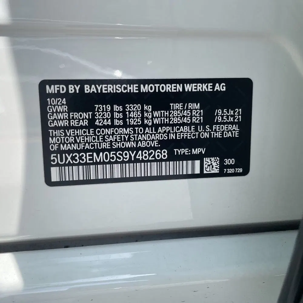 2025 BMW X7 M60i