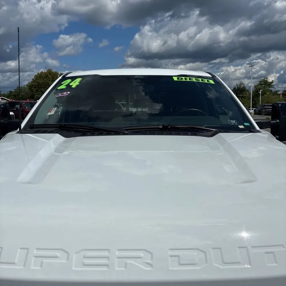 2024 Ford F350 S/D Lariat