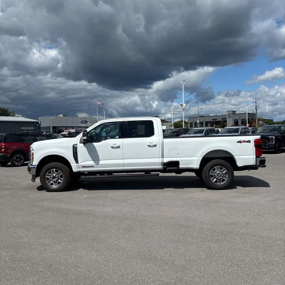 2024 Ford F350 S/D Lariat