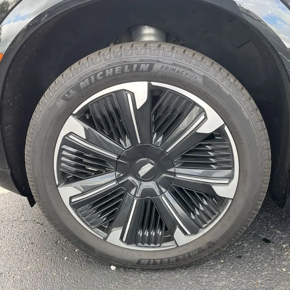 2025 Cadillac Escalade IQ Sport 2
