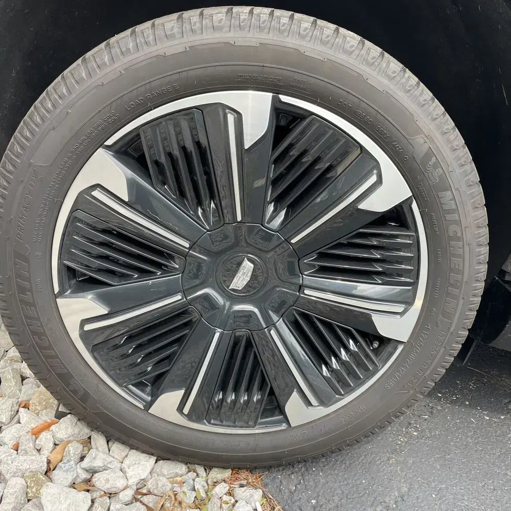 2025 Cadillac Escalade IQ Sport 2