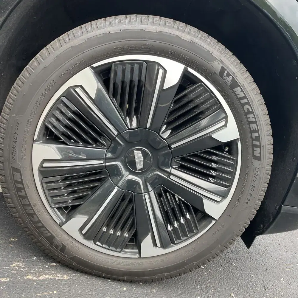 2025 Cadillac Escalade IQ Sport 2