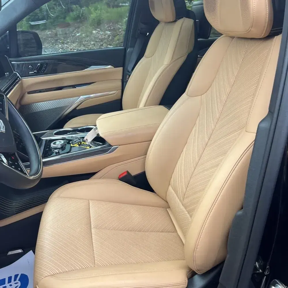 2025 Cadillac Escalade IQ Sport 2