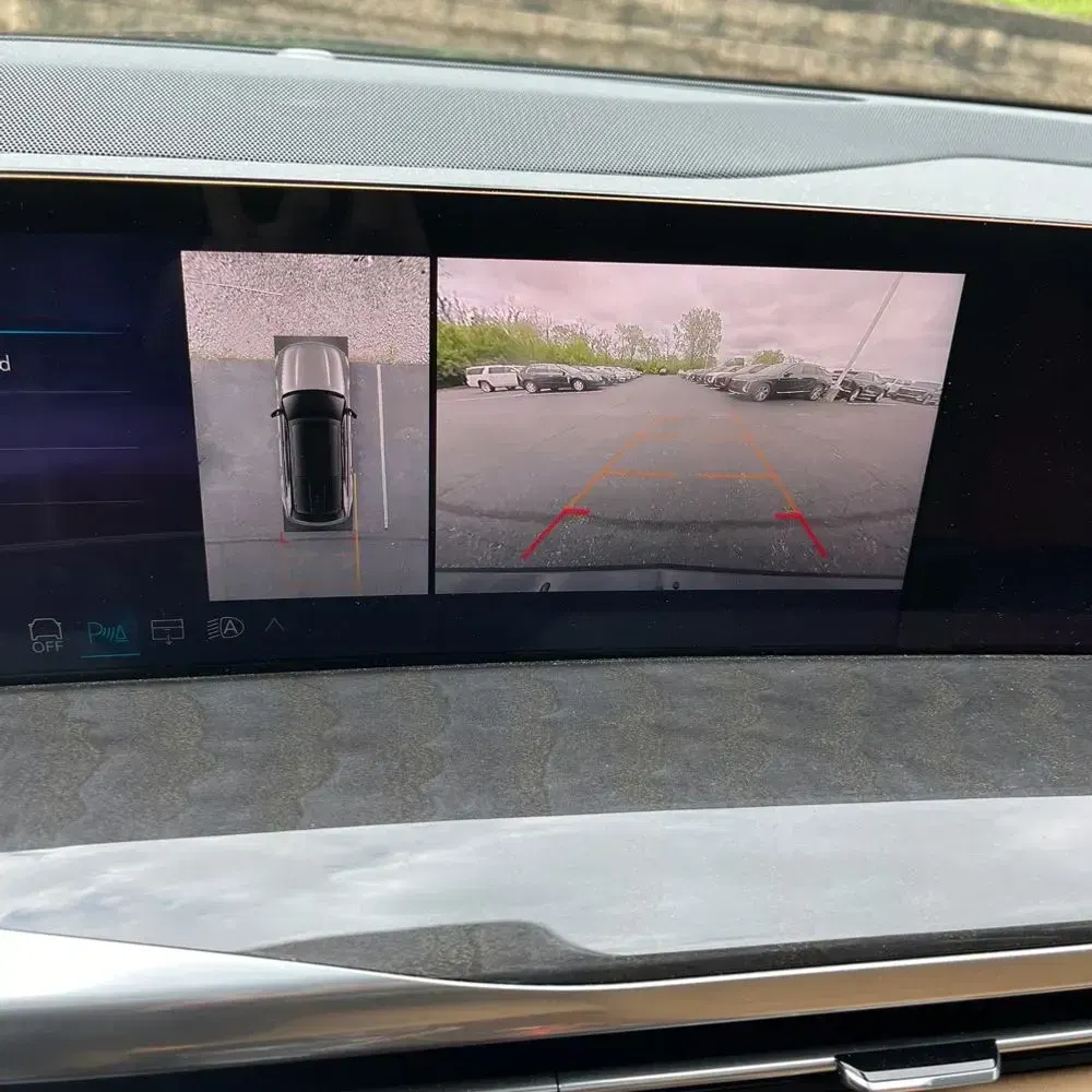 2025 Cadillac Escalade IQ Sport 2