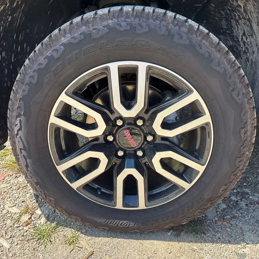 2023 GMC Sierra 1500 AT4
