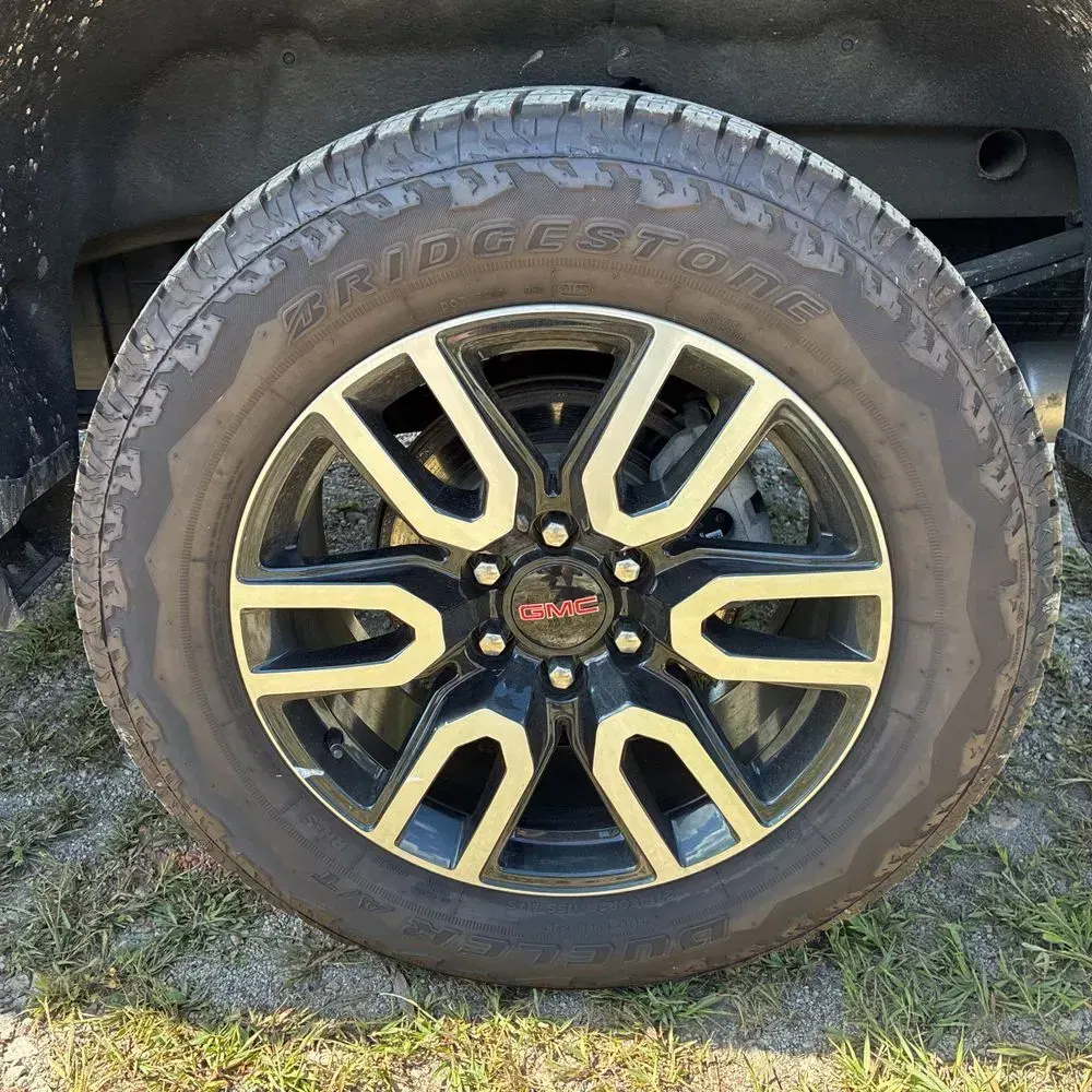 2023 GMC Sierra 1500 AT4