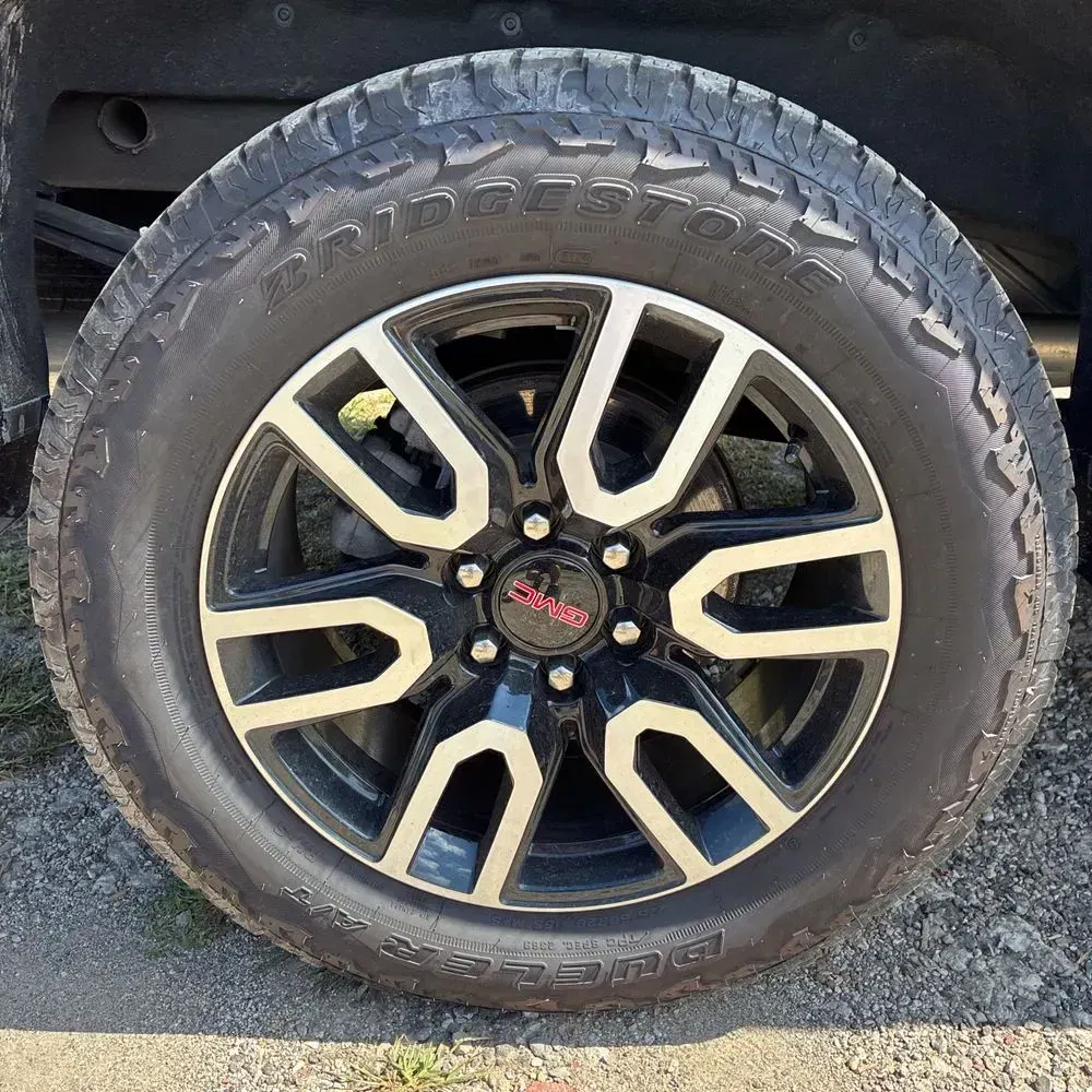 2023 GMC Sierra 1500 AT4