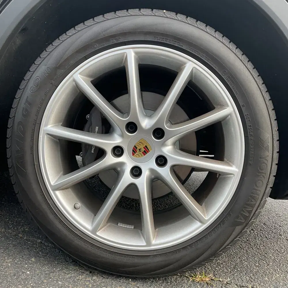 2023 Porsche Cayenne Base