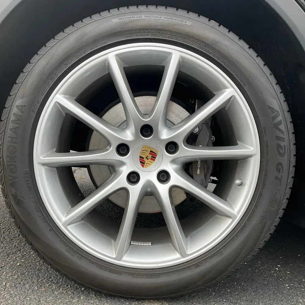 2023 Porsche Cayenne Base