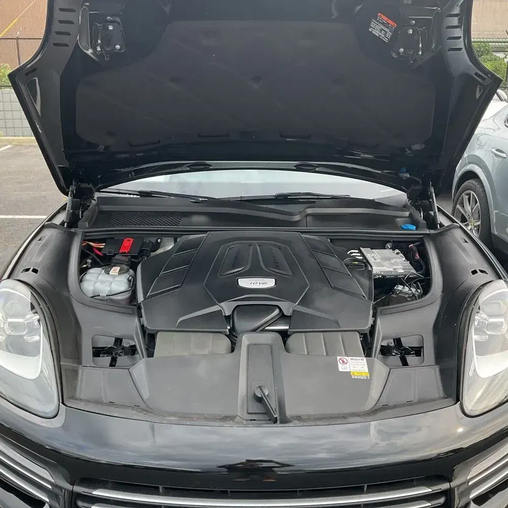 2023 Porsche Cayenne Base