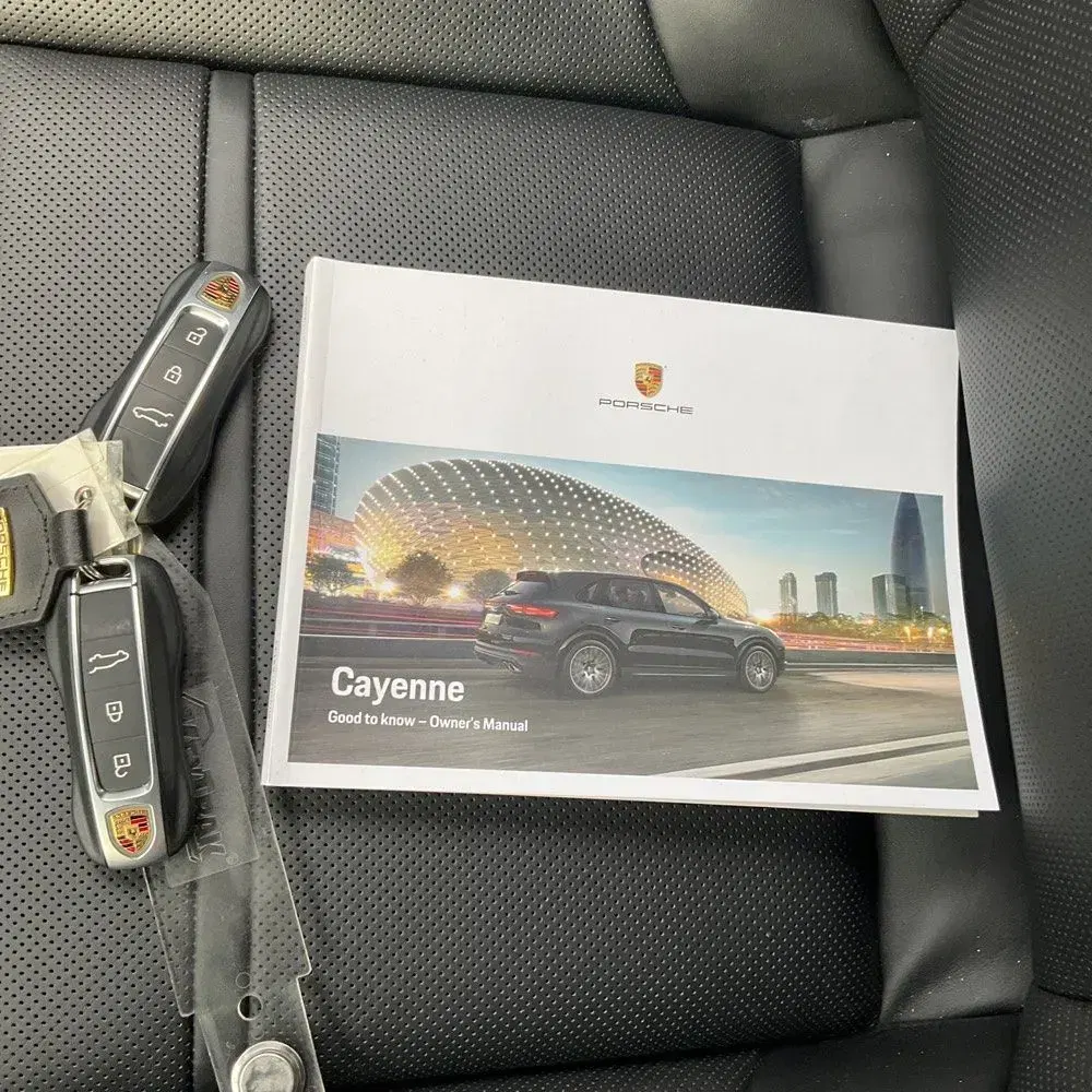 2023 Porsche Cayenne Base