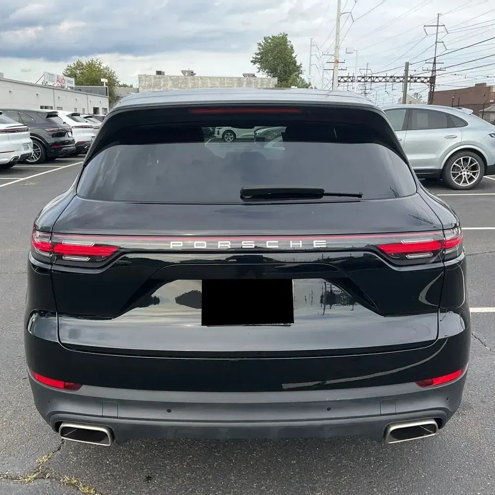 2023 Porsche Cayenne Base