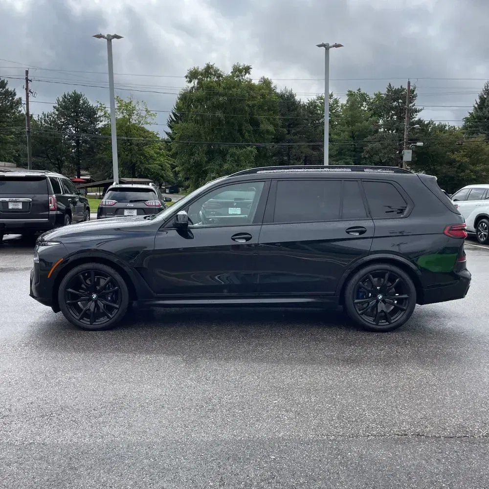 2024 BMW X7 M60i
