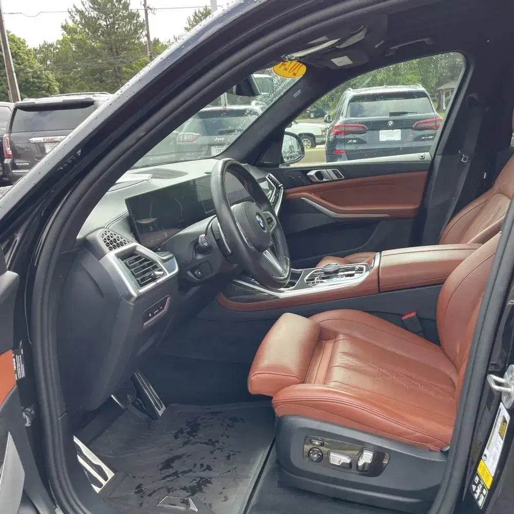 2024 BMW X7 M60i