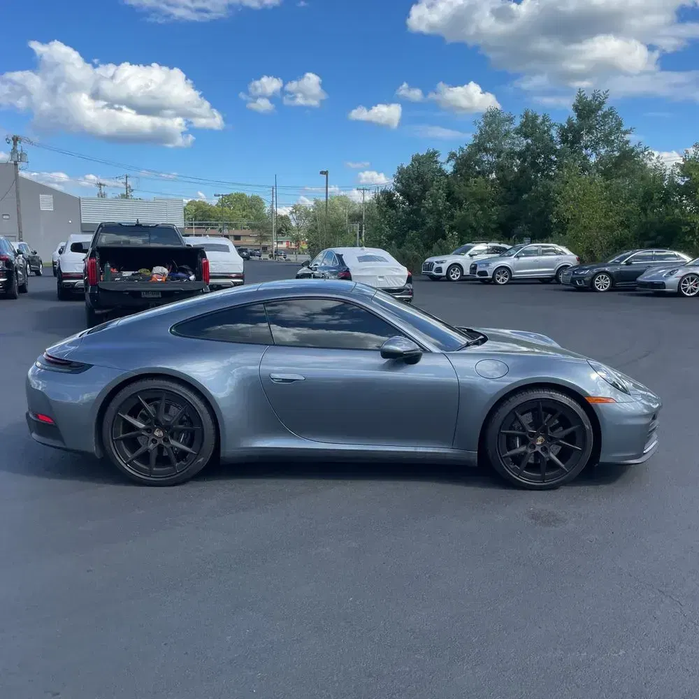 2025 Porsche 911 Carrera