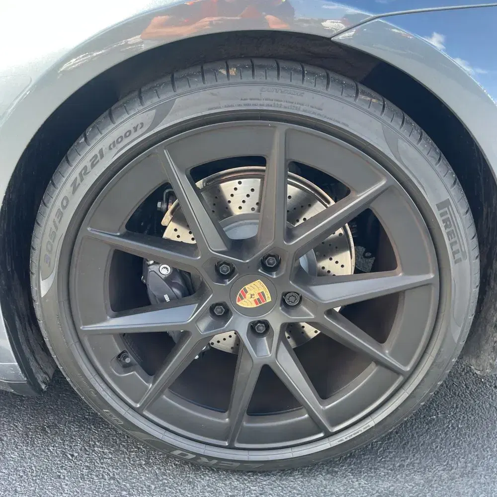 2025 Porsche 911 Carrera