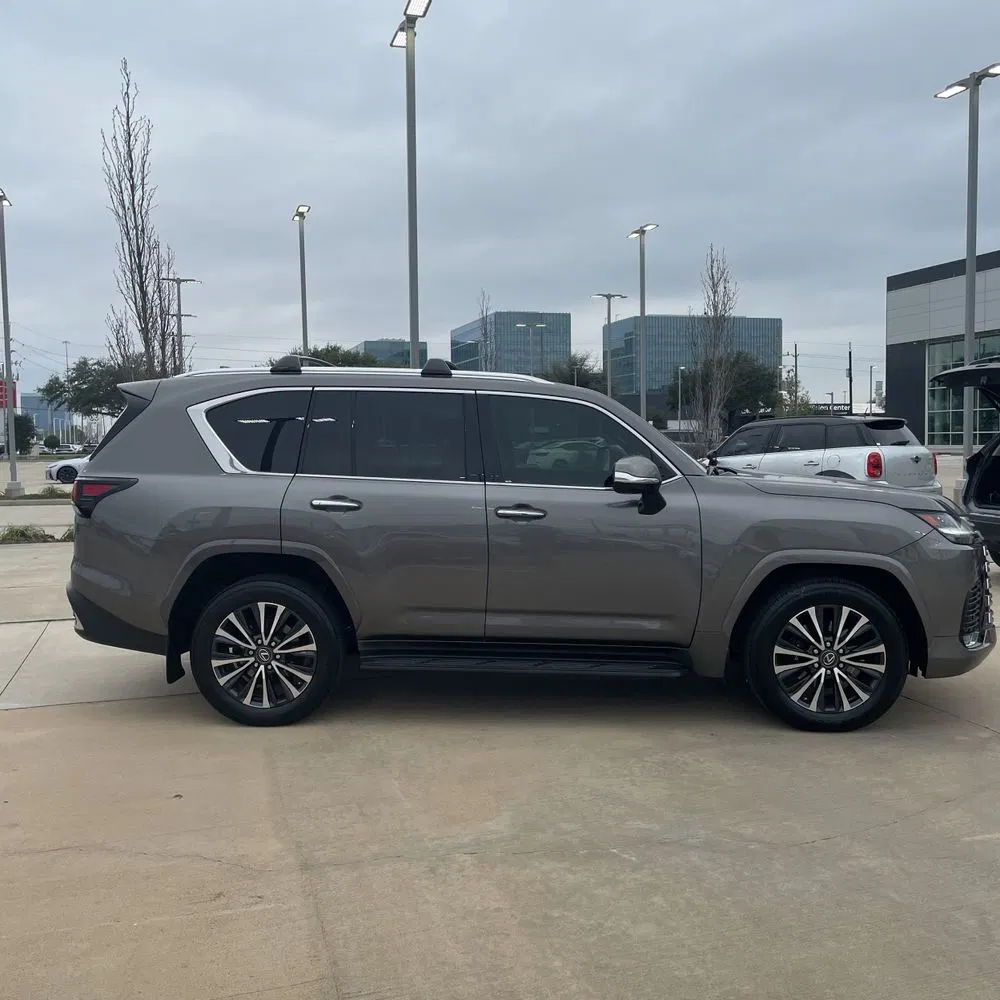 2022 Lexus LX 600 Base