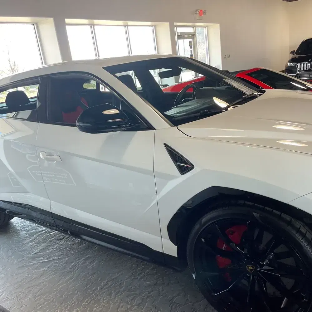 2022 Lamborghini Urus Base