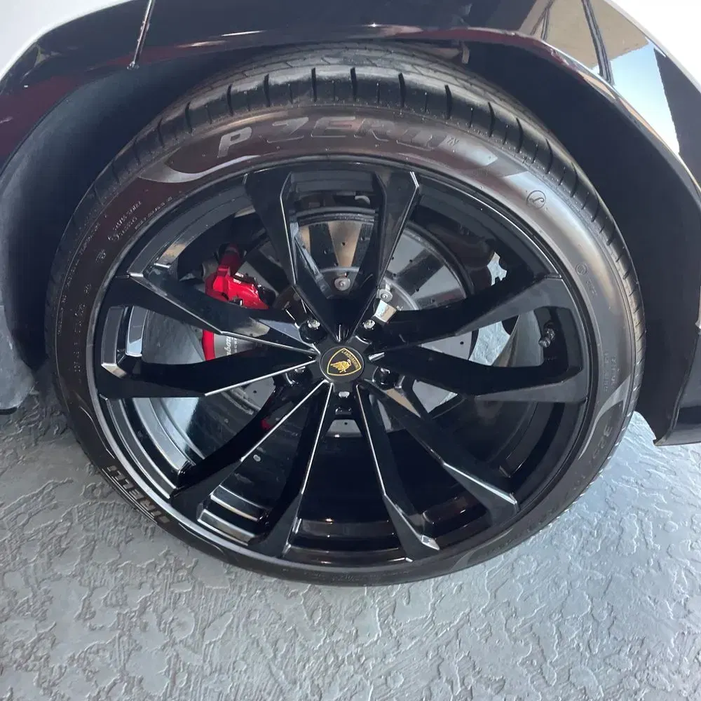 2022 Lamborghini Urus Base
