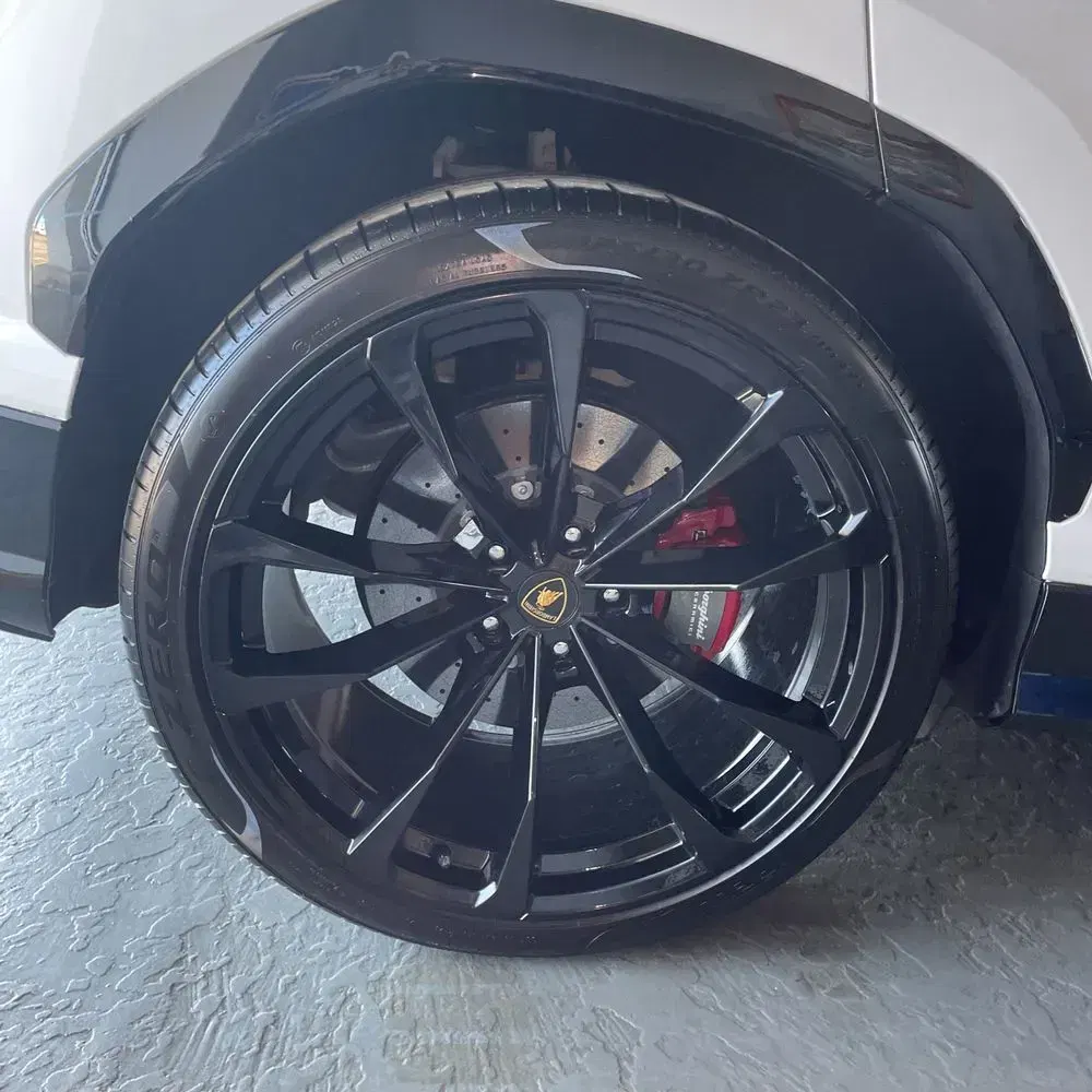 2022 Lamborghini Urus Base