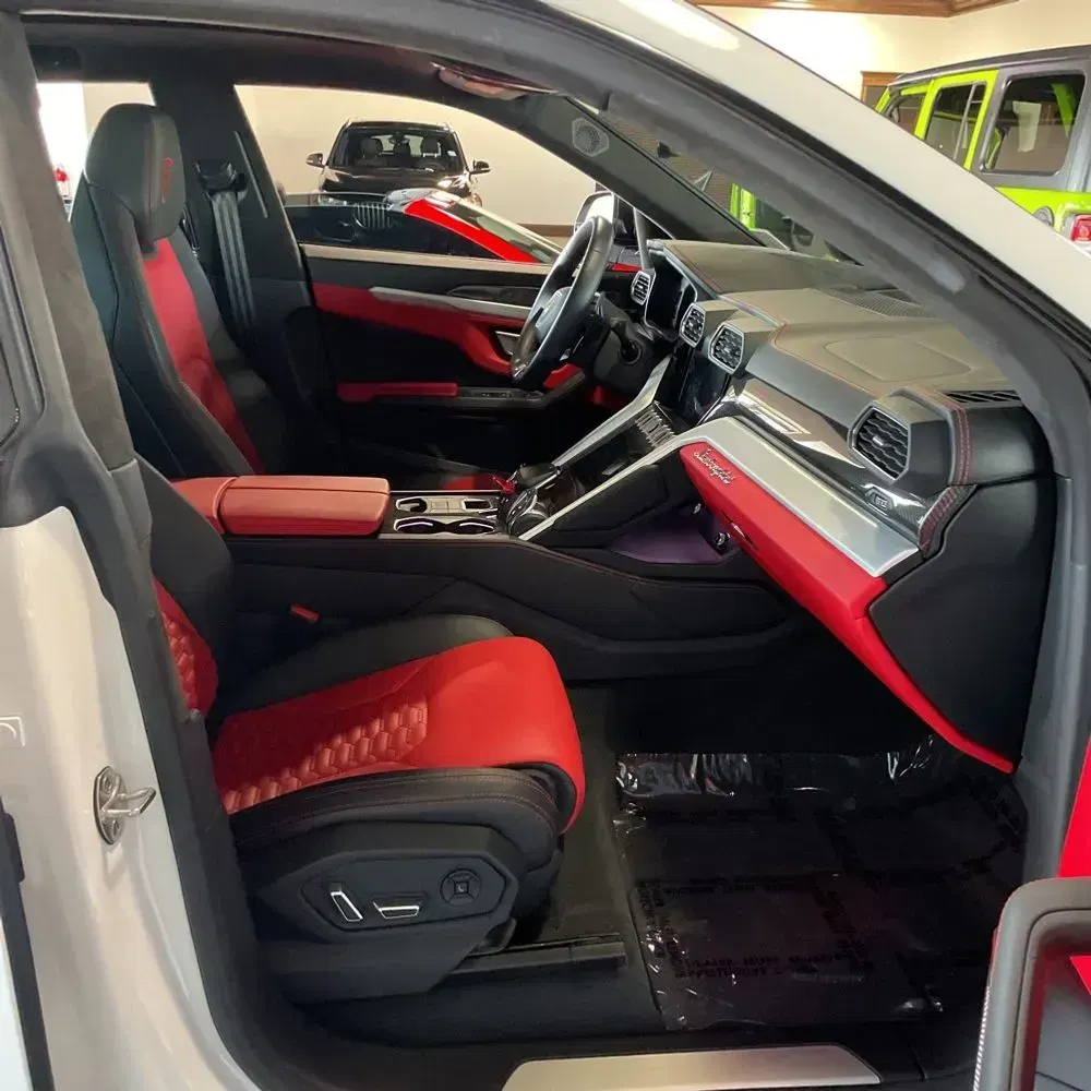 2022 Lamborghini Urus Base