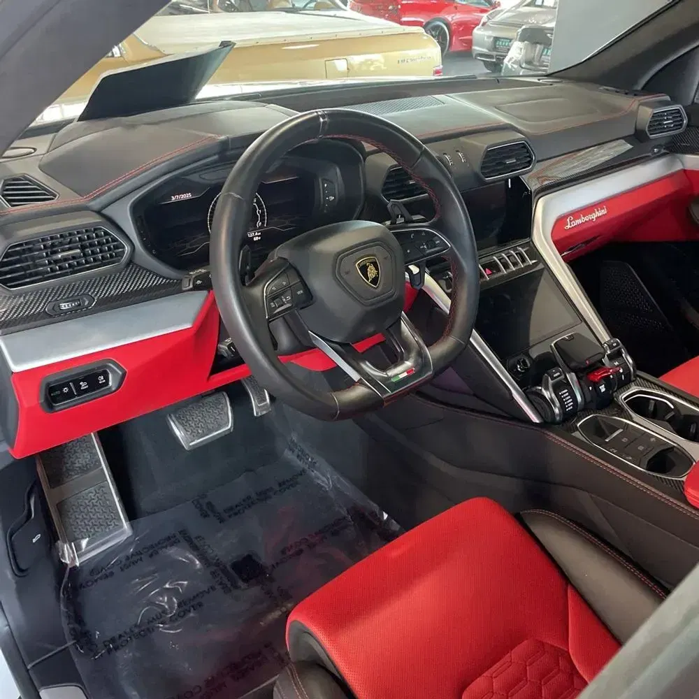 2022 Lamborghini Urus Base
