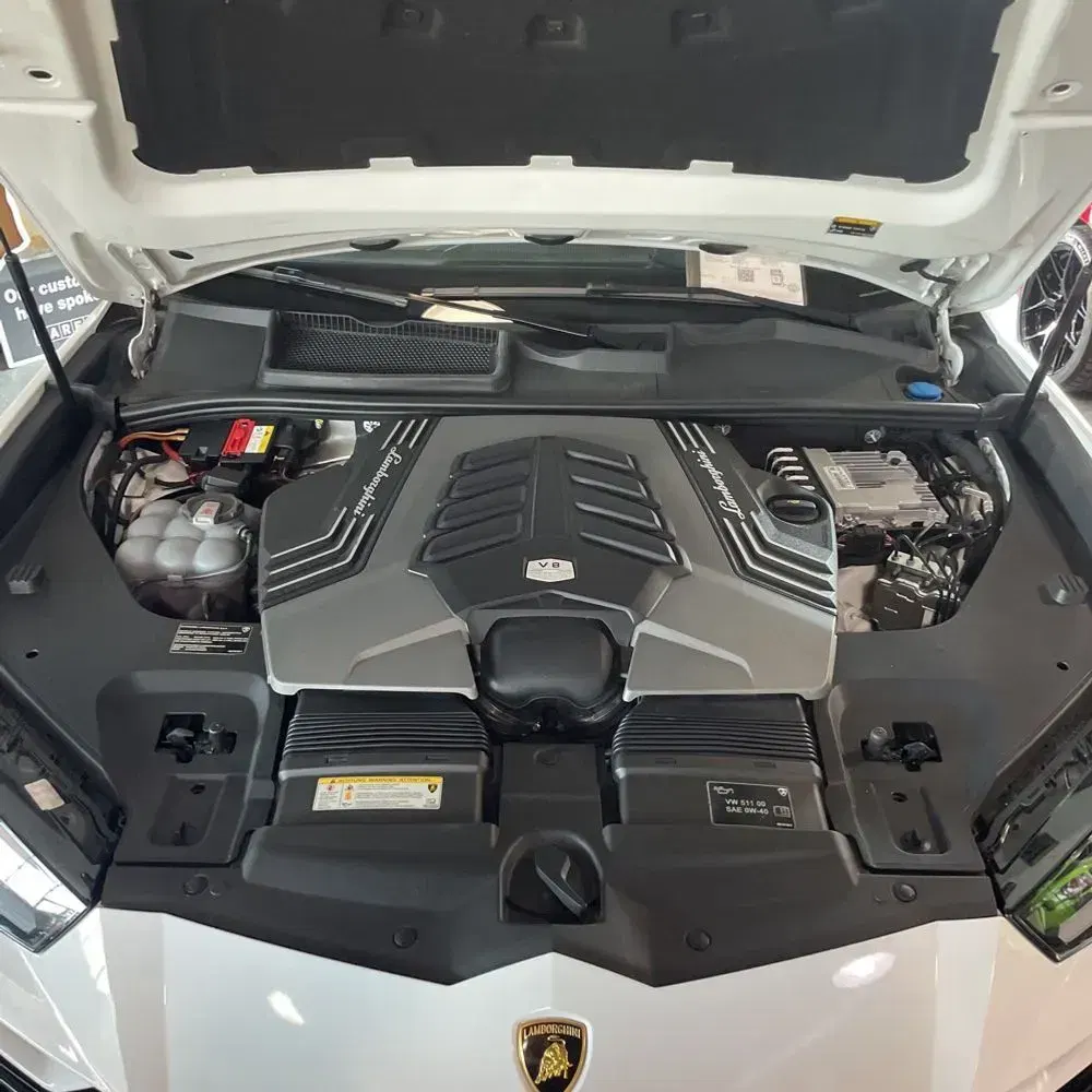 2022 Lamborghini Urus Base