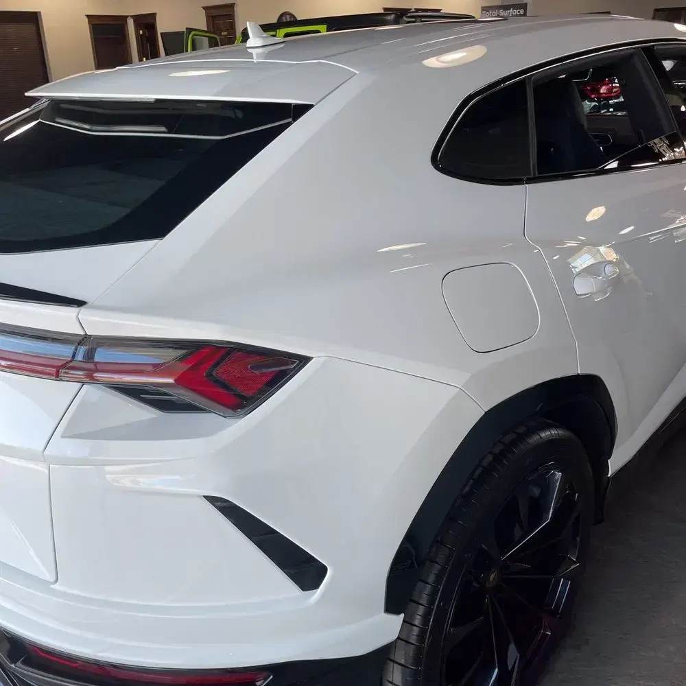 2022 Lamborghini Urus Base