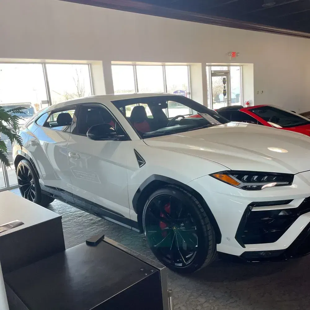 2022 Lamborghini Urus Base