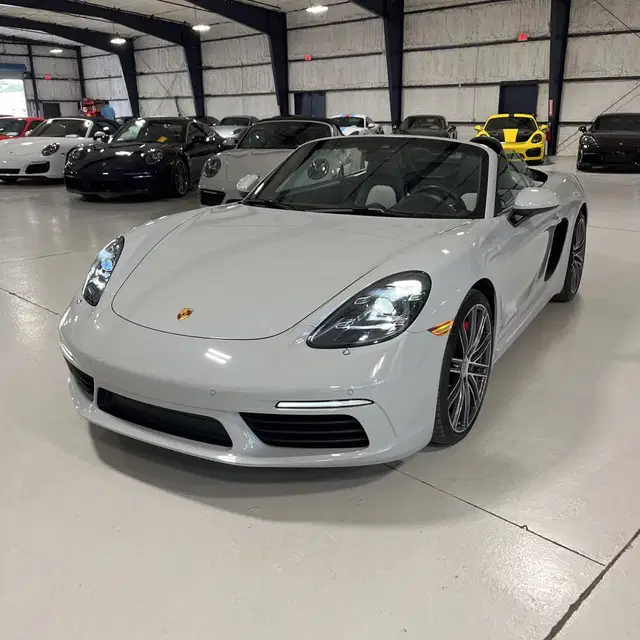 2022 Porsche 718 Boxster S