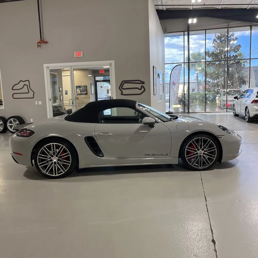 2022 Porsche 718 Boxster S