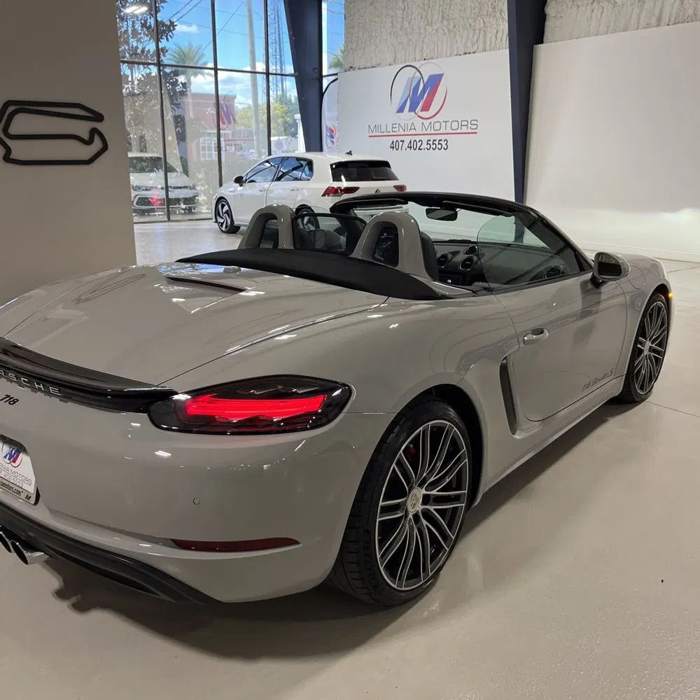 2022 Porsche 718 Boxster S