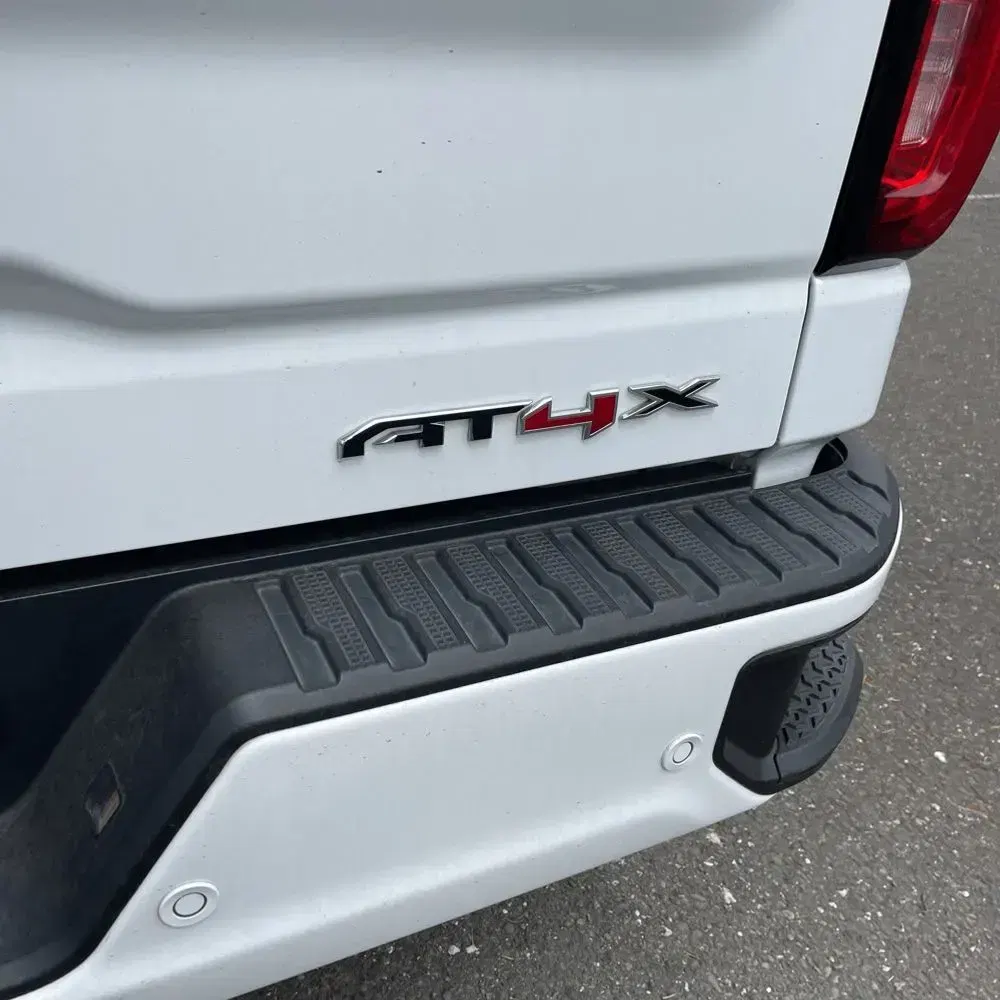 2023 GMC Sierra 1500 AT4X