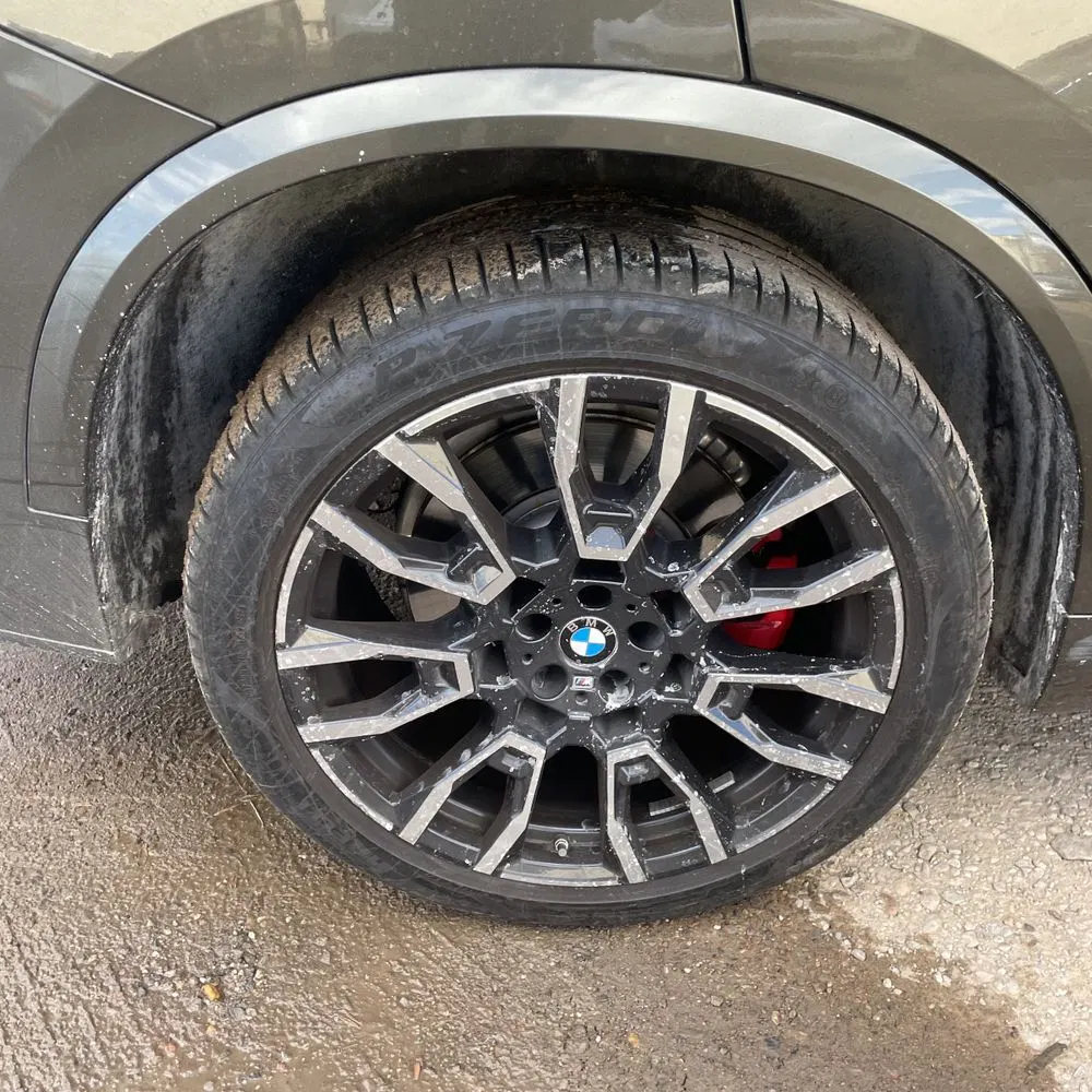 2024 BMW X5 M60i