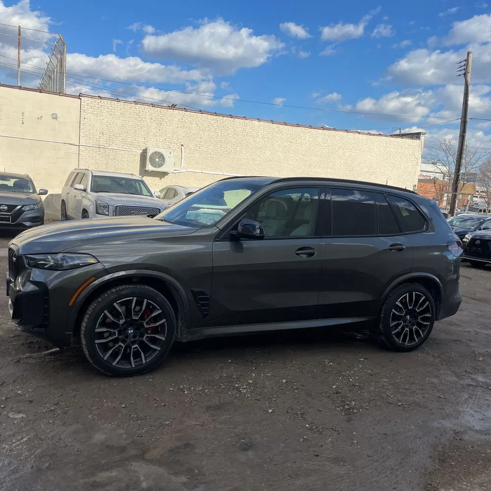 2024 BMW X5 M60i