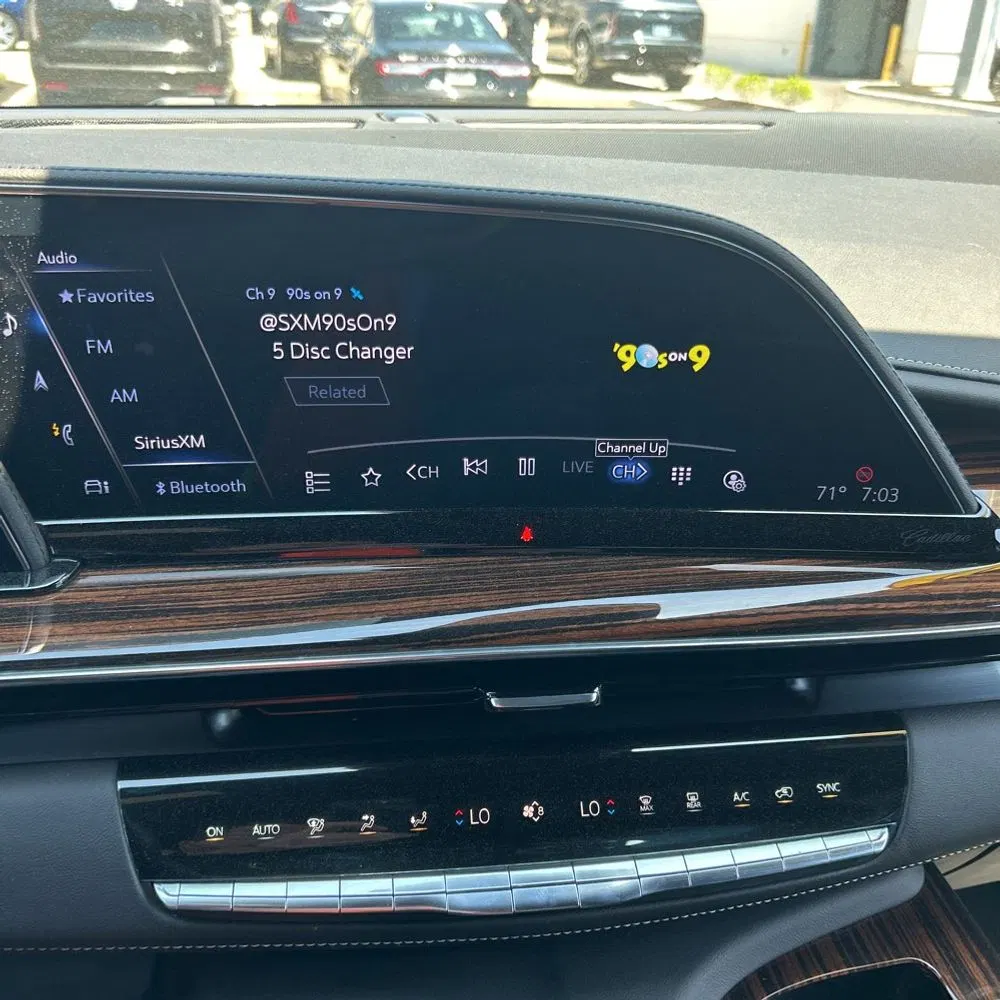 2022 Cadillac Escalade ESV Premium Luxury
