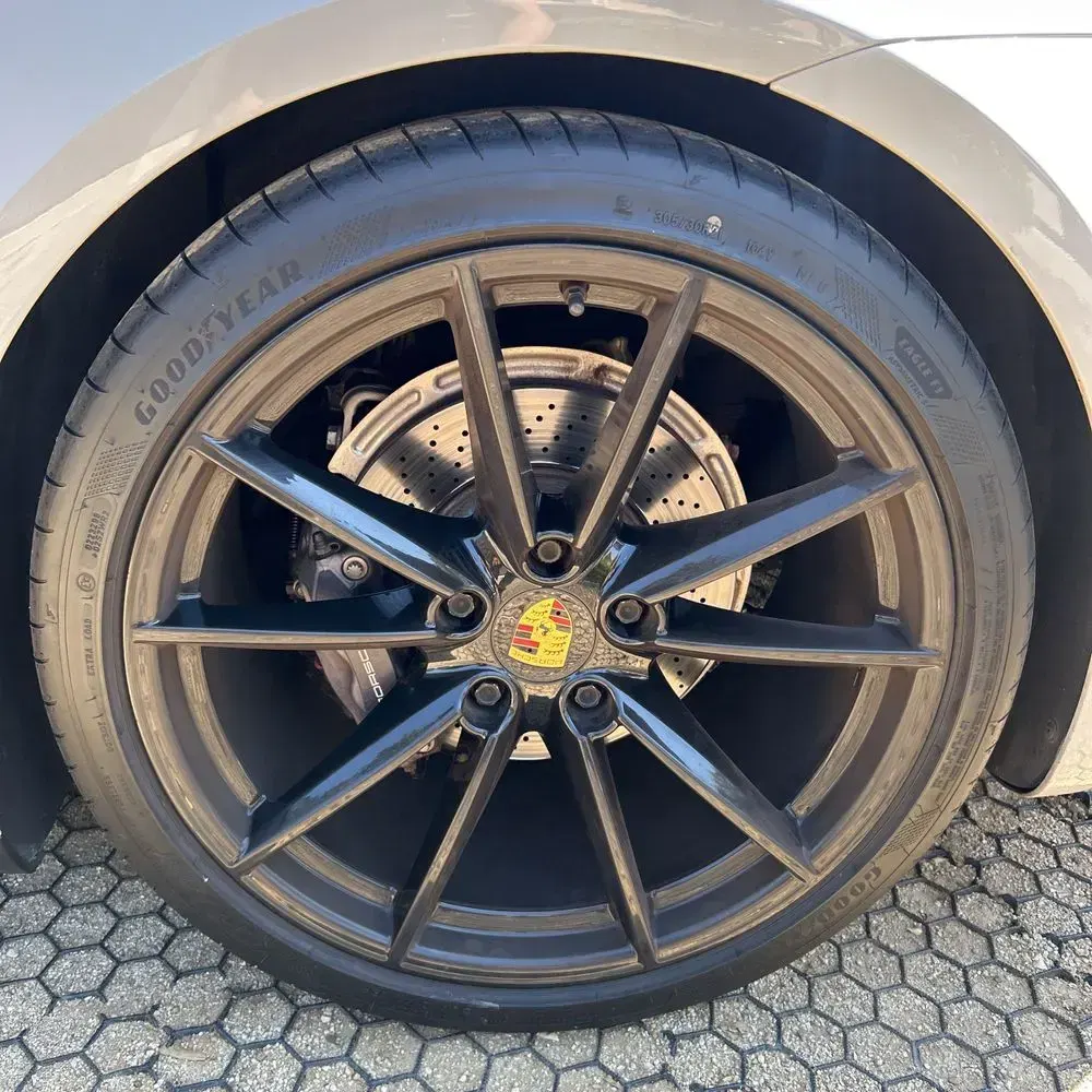 2021 Porsche 911 Carrera