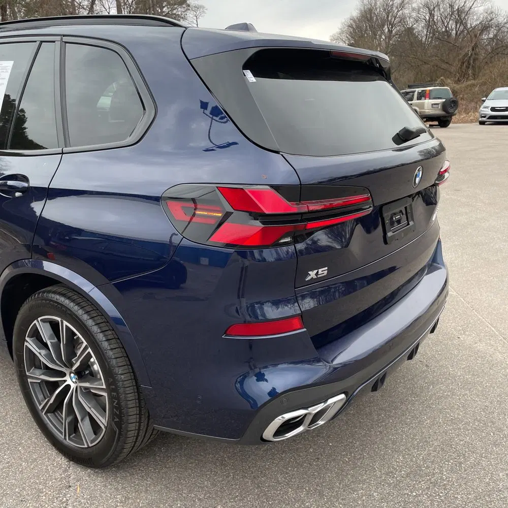 2025 BMW X5 M60i