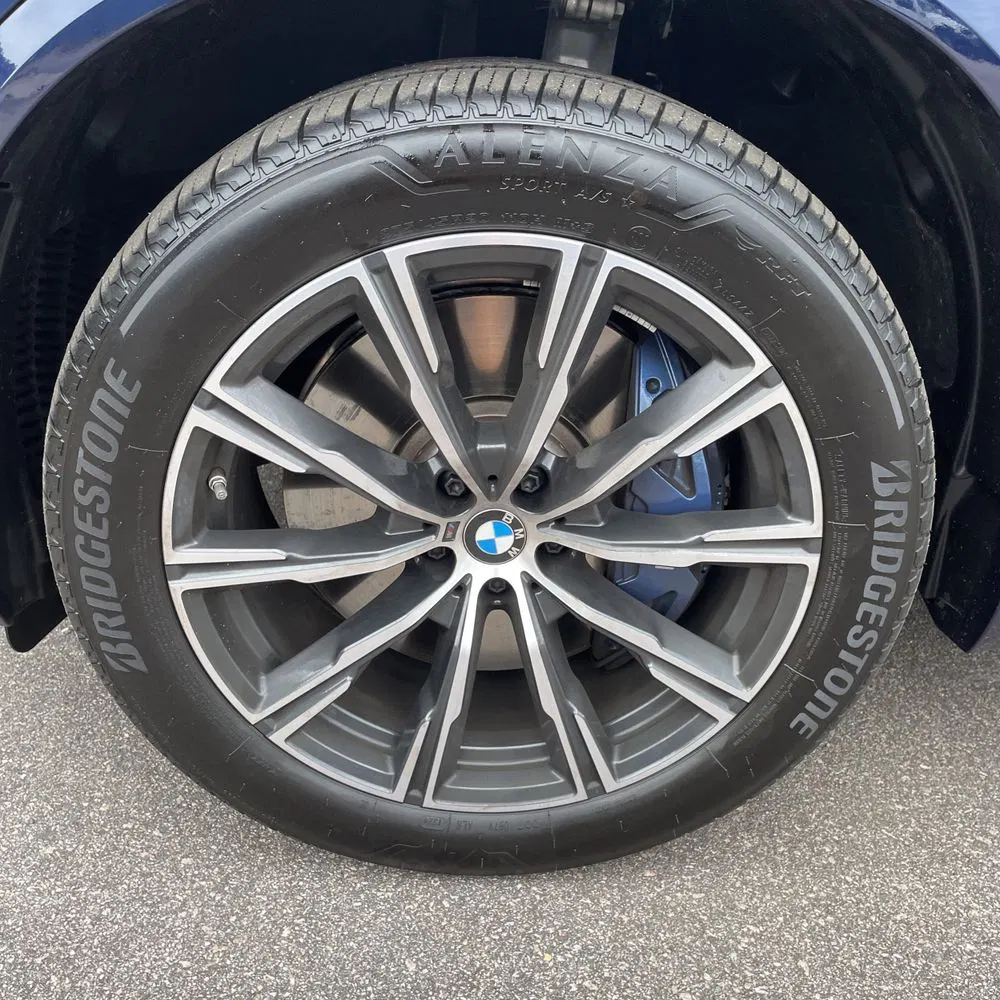 2025 BMW X5 M60i