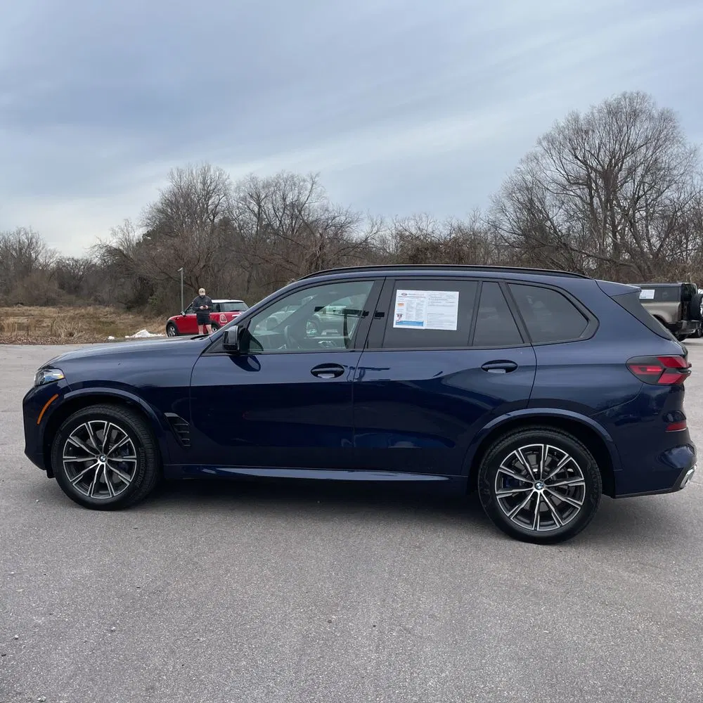 2025 BMW X5 M60i