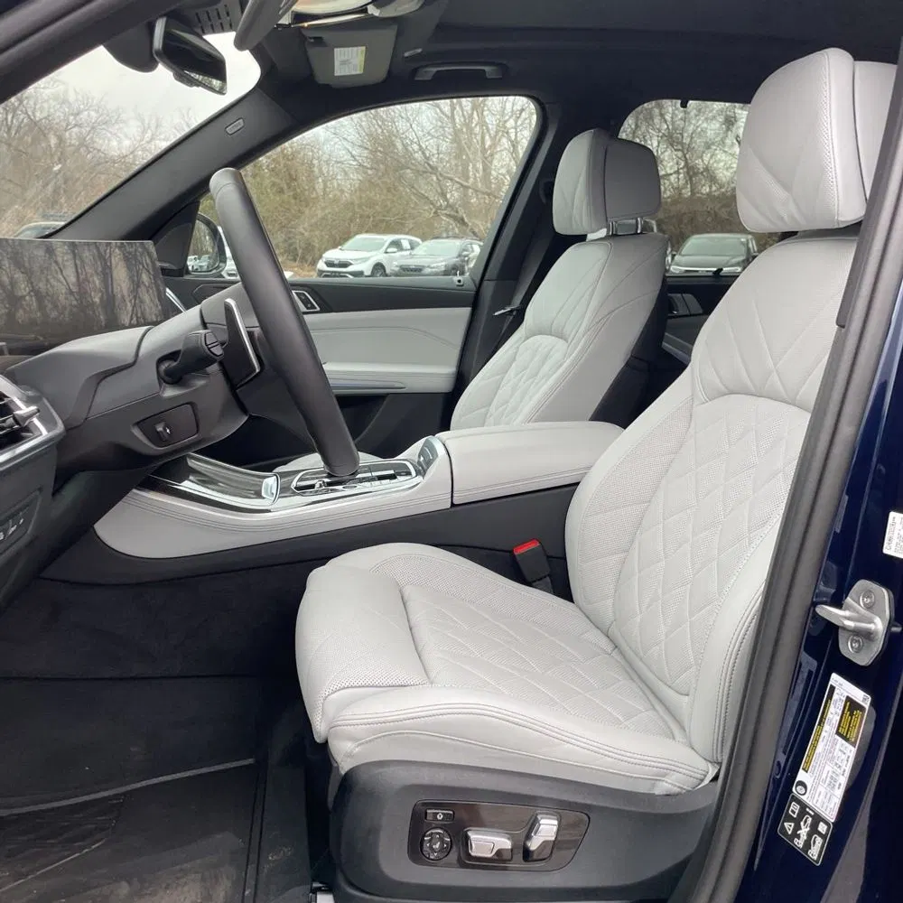 2025 BMW X5 M60i