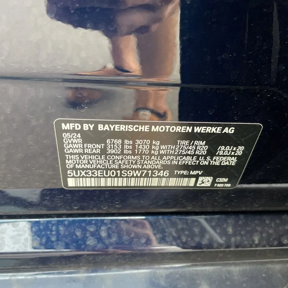 2025 BMW X5 M60i