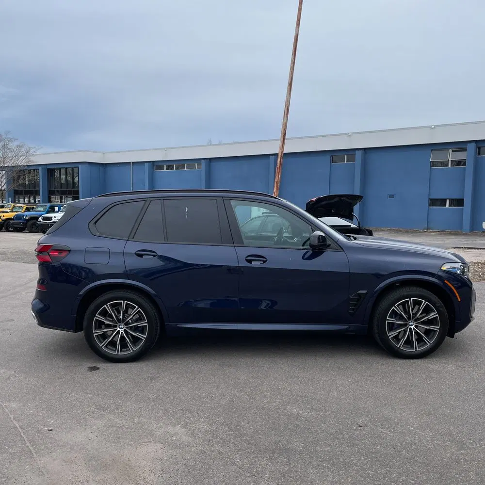 2025 BMW X5 M60i
